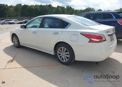 2015 Nissan Altima 2.5/2.5 S/2.5 Sl/2.5 Sv z USA, uszkodzony, nr VIN 1N4AL3AP2FN319894